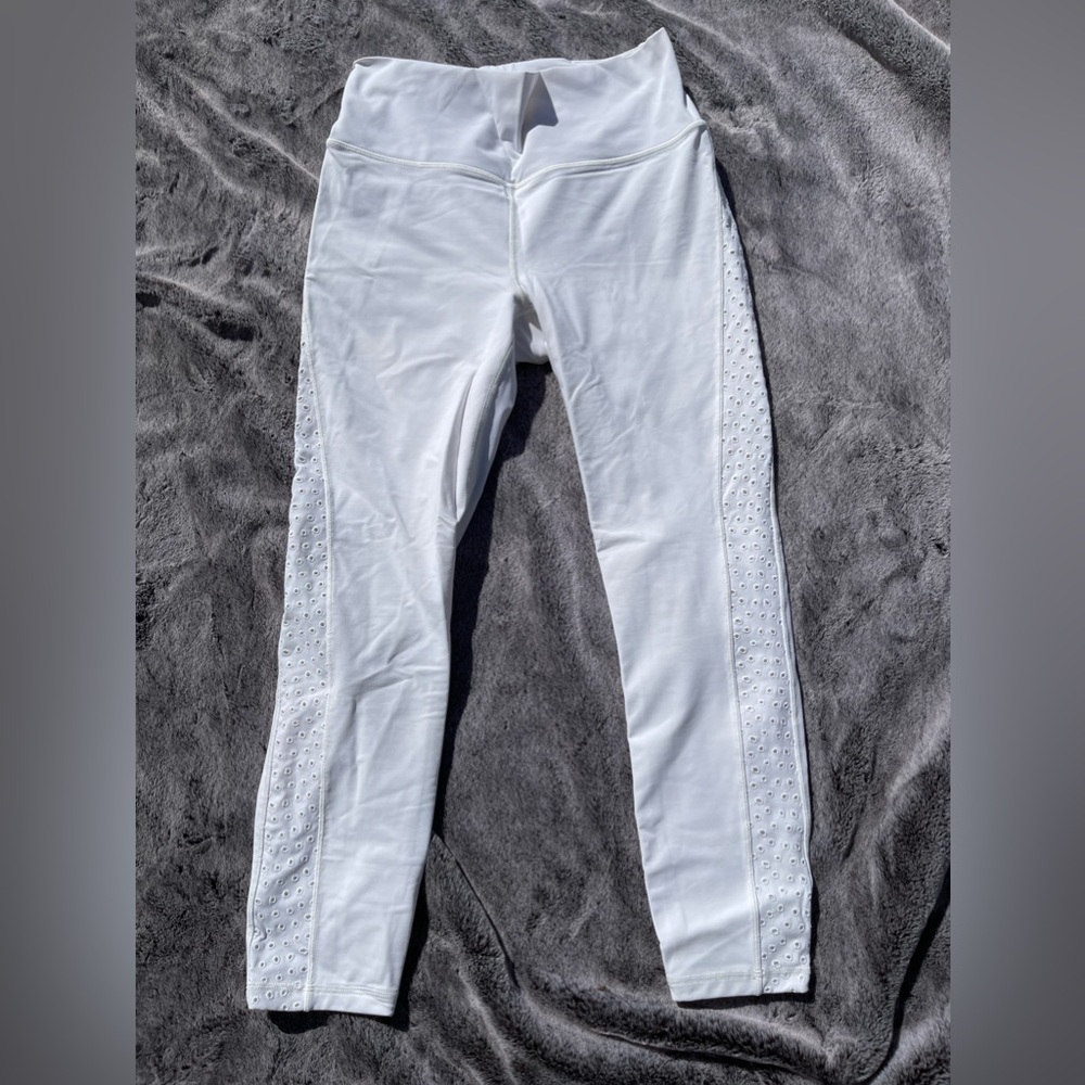 EUC Lululemon White eyelet leggings size 8